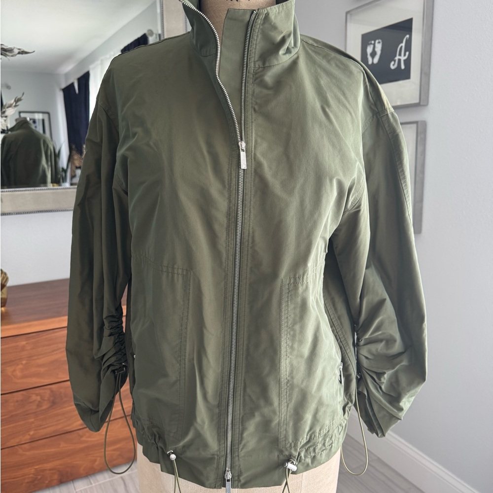 Lafayette 148 - New York - Stylish Olive Green Zip-Up Jacket Size S